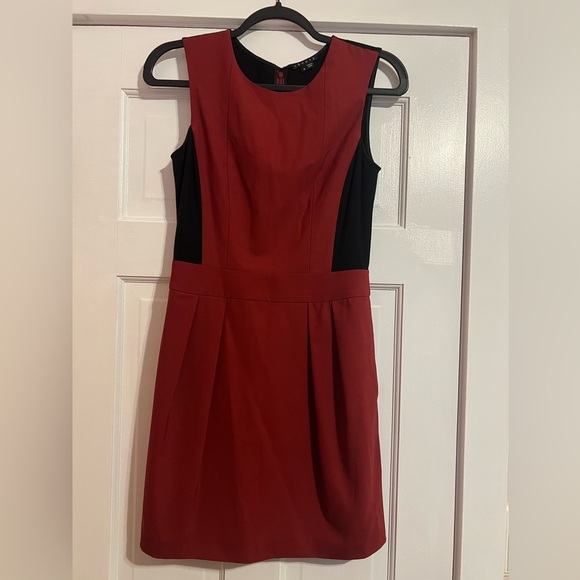 #133 THEORY • DARUA •COLOR BLOCK DRESS - Picture 3 of 8